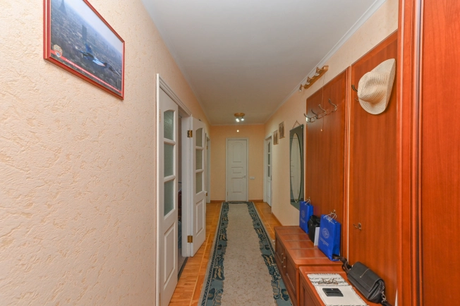 Купить четырехкомнатную квартиру в районе Кировский в Ростове-на-Дону. Вариант № 237697, 14, площадь -  квм, цена 17800000 рублей