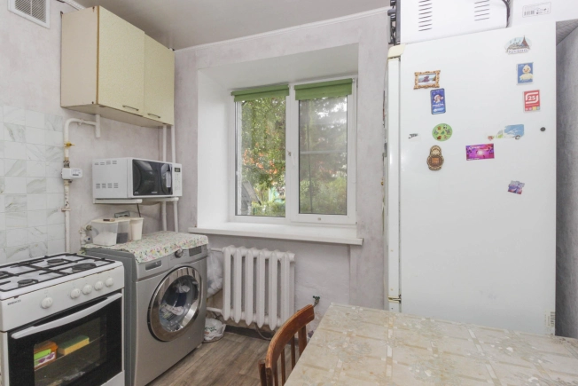 Купить двухкомнатную квартиру в Омске. Вариант № 3958769, 6, площадь -  квм, цена 2900000 рублей