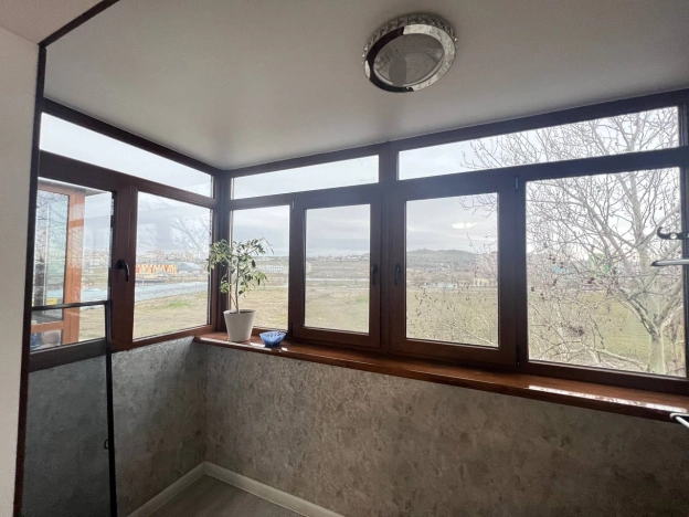 Купить трехкомнатную квартиру в Керчи. Вариант № 23566, 8, площадь - квм, цена 10400000 рублей