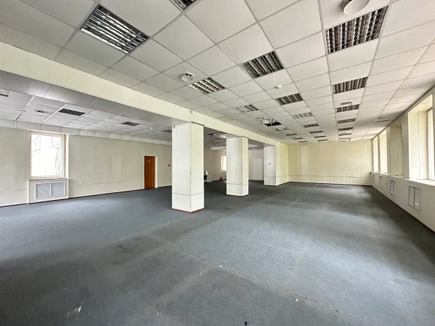 Снять коммерческую недвижимость свободного назначения на улице Коммунистическая в Новосибирске. Вариант № 3364, 4, площадь -  квм, цена 90000 рублей