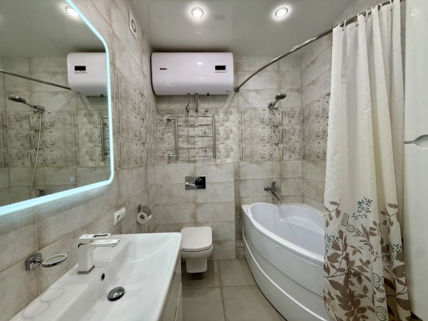 Купить двухкомнатную квартиру в Краснодаре. Вариант № 9666481, 8, площадь -  квм, цена 10750000 рублей