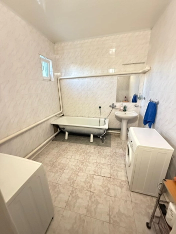 Купить дом в Элисте. Вариант № 8543003, 8, площадь -  квм, цена 10000000 рублей