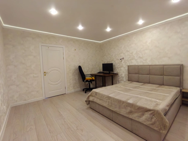 Купить трехкомнатную квартиру в Калуге. Вариант № 2834870, 14, площадь -  квм, цена 9850000 рублей