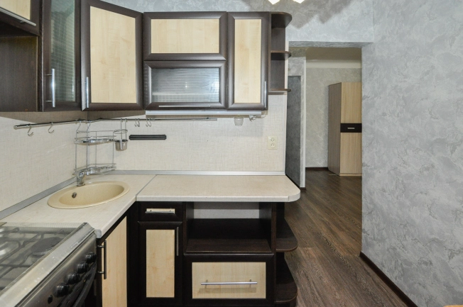 Купить квартиру в районе Ленинский в Новосибирске. Вариант № 6755674, 9, площадь -  квм, цена 4150000 рублей