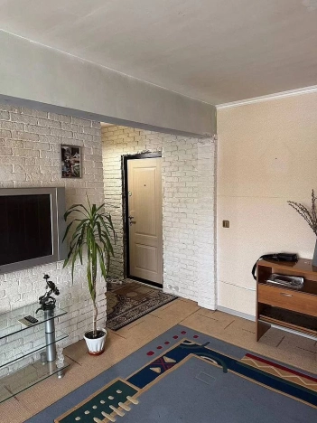 Купить двухкомнатную квартиру на улице переулок Николая Липового в Бийске. Вариант № 3999562, 7, площадь -  квм, цена 4250000 рублей