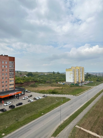 Купить двухкомнатную квартиру в Октябрьском. Вариант № 1890899, 8, площадь -  квм, цена 4640000 рублей