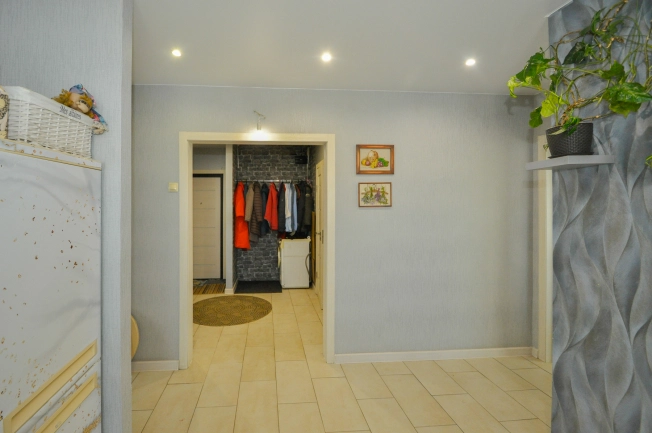 Купить квартиру на улице Дмитрия Шмонина в Новосибирске. Вариант № 14442, 16, площадь -  квм, цена 6000000 рублей