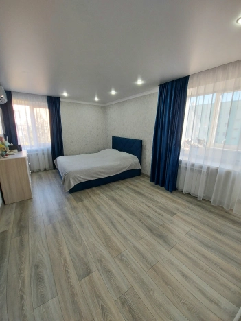 Купить двухкомнатную квартиру в Октябрьском. Вариант № 2923, 7, площадь -  квм, цена 3399000 рублей