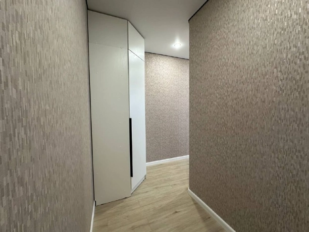 Купить однокомнатную квартиру в Ростовской области. Вариант № 9317658, 7, площадь -  квм, цена 6950000 рублей