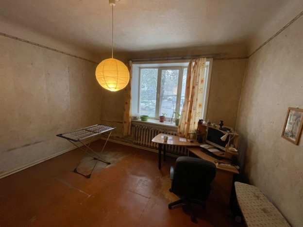 Купить трехкомнатную квартиру в Новосибирске. Вариант № 6882585, 8, площадь -  квм, цена 4000000 рублей