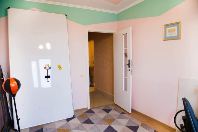 Купить трехкомнатную квартиру на улице Ильи Мухачева в Бийске. Вариант № 8511273, 12, площадь -  квм, цена 7150000 рублей