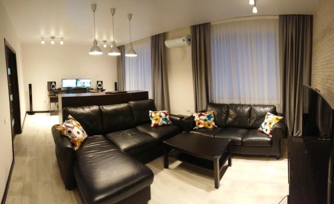 Купить трехкомнатную квартиру в районе Советский в Новосибирске. Вариант № 5309253, 6, площадь -  квм, цена 20550000 рублей