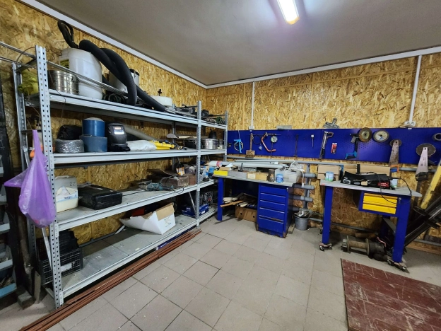 Купить дом на улице Тургенева в Новосибирске. Вариант № 7273956, 39, площадь -  квм, цена 90000000 рублей