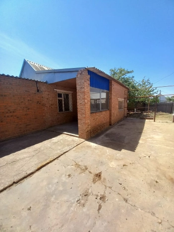 Купить дом на улице Парковая в Элисте. Вариант № 10669, 15, площадь -  квм, цена 11590000 рублей