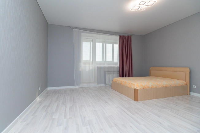 Купить двухкомнатную квартиру на улице Лукашевича в Омске. Вариант № 9127, 2, площадь -  квм, цена 10500000 рублей