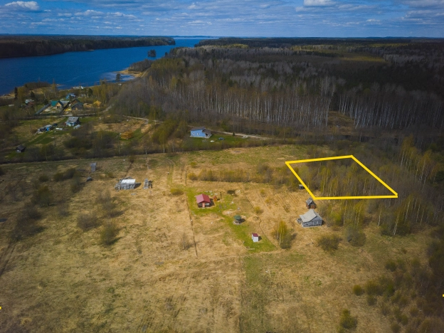 Купить земельный участок в Республике Карелия. Вариант № 21301, 3, площадь -  квм, цена 350000 рублей