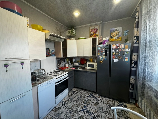 Купить трехкомнатную квартиру в Иркутской области. Вариант № 7189858, 3, площадь -  квм, цена 4999999 рублей