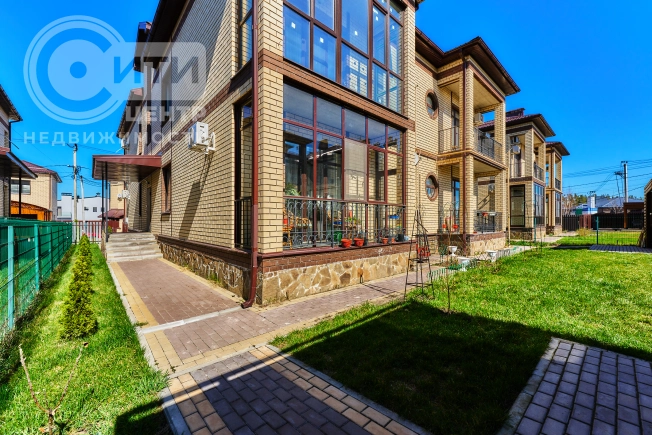 Купить квартиру на вторичке на улице Маршала Вершинина в Воронежской области. Вариант № 33628, 34, площадь -  квм, цена 15800000 рублей