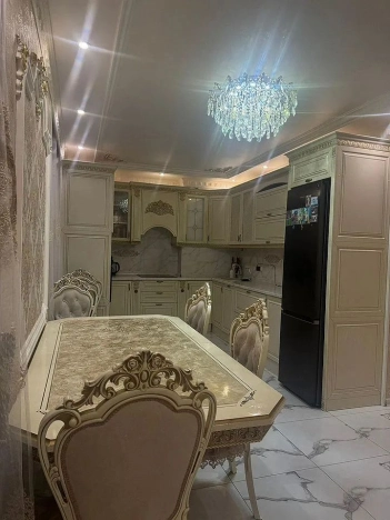 Купить трехкомнатную квартиру в Ростовской области. Вариант № 9961864, 6, площадь -  квм, цена 13700000 рублей