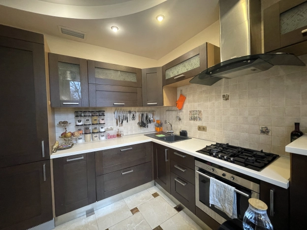 Купить квартиру в Москве. Вариант № 8052022, 18, площадь -  квм, цена 28000000 рублей