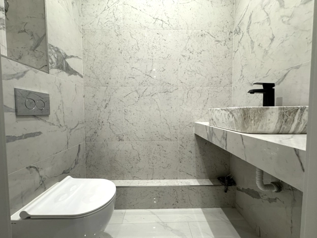 Купить трехкомнатную квартиру в районе Филёвский Парк в Москве. Вариант № 42635, 16, площадь -  квм, цена 44250000 рублей