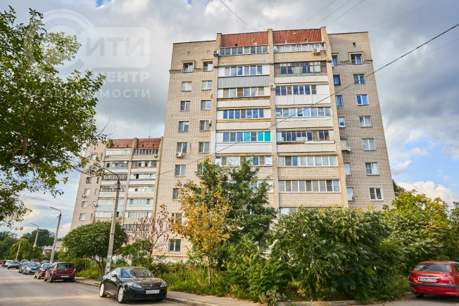 Купить однокомнатную квартиру на вторичке в районе Советский в Воронеже. Вариант № 24245, 13, площадь -  квм, цена 3699000 рублей