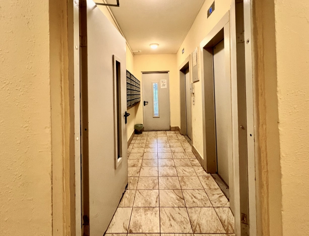 Купить двухкомнатную квартиру на улице Ленинский проспект в Москве. Вариант № 9968846, 12, площадь -  квм, цена 8000000 рублей