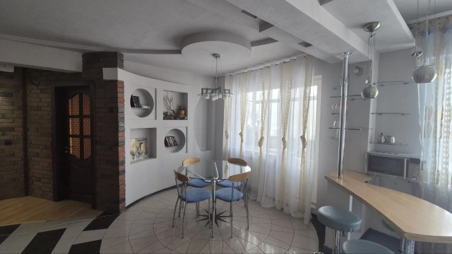 Купить трехкомнатную квартиру в Иркутской области. Вариант № 261052, 0, площадь -  квм, цена 6450000 рублей