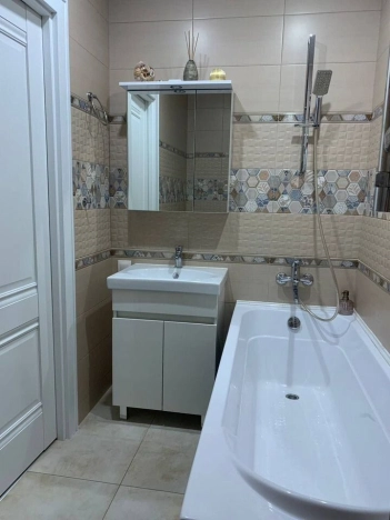 Купить двухкомнатную квартиру в Ленинградской области. Вариант № 9689347, 17, площадь -  квм, цена 10400000 рублей