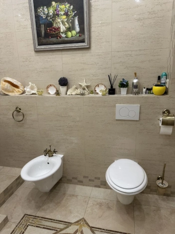 Купить двухкомнатную квартиру в районе Василеостровский в Санкт-Петербурге. Вариант № 3434997, 16, площадь -  квм, цена 50000000 рублей