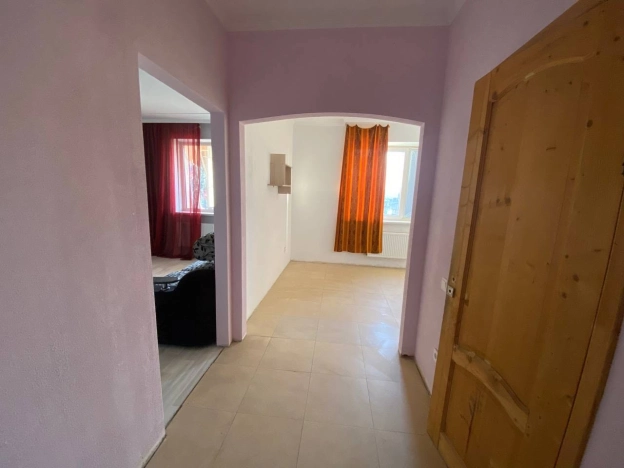 Купить однокомнатную квартиру на улице Ратной Славы в Краснодаре. Вариант № 8882185, 6, площадь - квм, цена 2700000 рублей