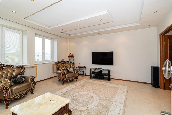 Купить квартиру на улице Октябрьский проспект в Владимире. Вариант № 1222, 4, площадь -  квм, цена 25000000 рублей