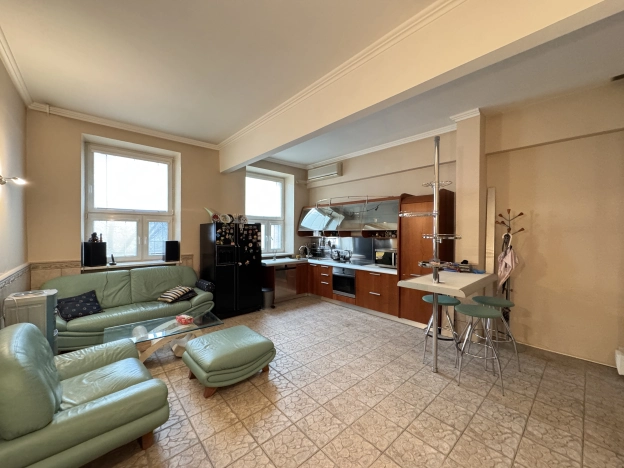 Купить квартиру в Москве. Вариант № 8429026, 3, площадь -  квм, цена 29990000 рублей