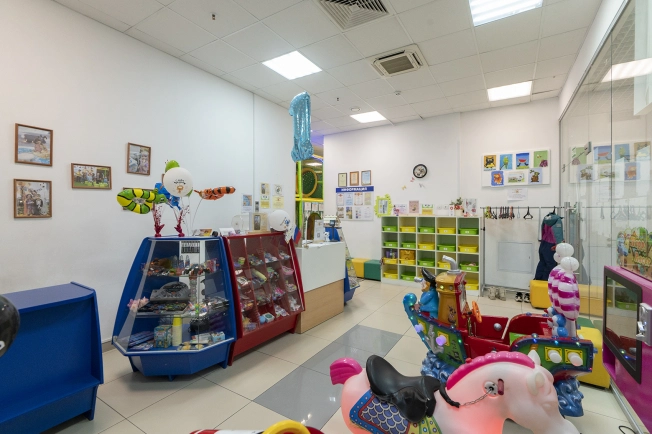 Купить коммерческую недвижимость свободного назначения у метро Бульвар Дмитрия Донского в Москве. Вариант № 17439, 22, площадь -  квм, цена 13700000 рублей