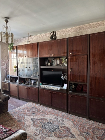 Купить трехкомнатную квартиру в Новосибирской области. Вариант № 8479569, 5, площадь -  квм, цена 6900000 рублей