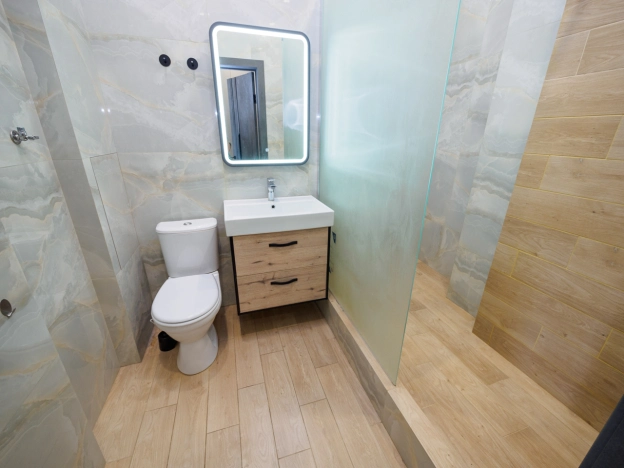 Купить однокомнатную квартиру в Омске. Вариант № 3993778, 12, площадь -  квм, цена 6600000 рублей