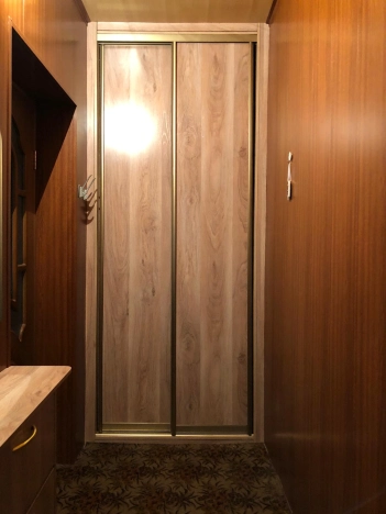 Купить трехкомнатную квартиру на улице 10 лет Октября в Омске. Вариант № 12536, 27, площадь -  квм, цена 2400000 рублей