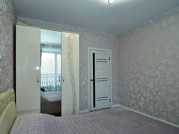 Купить однокомнатную квартиру в ЦАО в Новосибирске. Вариант № 10004, 13, площадь -  квм, цена 6990000 рублей