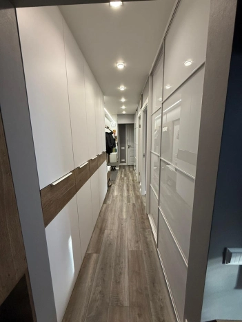 Купить четырехкомнатную квартиру в Новосибирской области. Вариант № 9416385, 17, площадь -  квм, цена 8500000 рублей