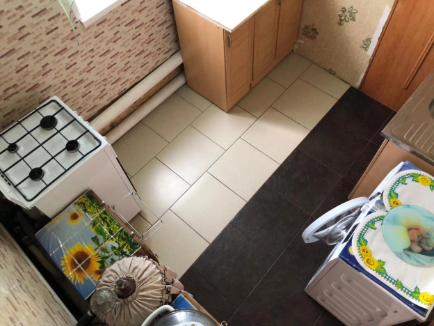 Купить трехкомнатную квартиру на улице 10 лет Октября в Омске. Вариант № 12536, 24, площадь -  квм, цена 2400000 рублей