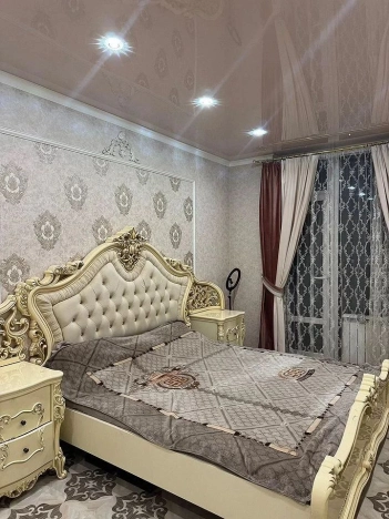 Купить трехкомнатную квартиру в Ростовской области. Вариант № 9961864, 5, площадь -  квм, цена 13700000 рублей