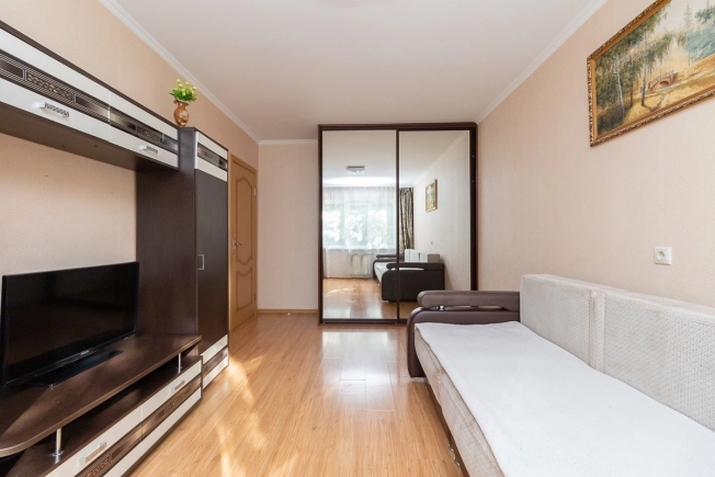 Купить трехкомнатную квартиру в Омске. Вариант № 3044, 0, площадь -  квм, цена 6050000 рублей