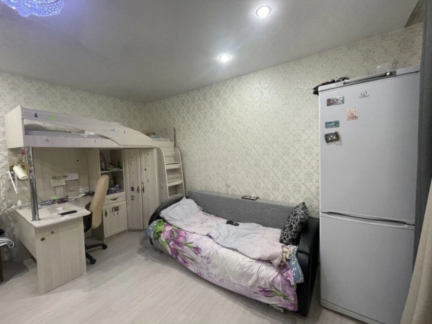 Купить двухкомнатную квартиру на вторичке в Микрорайоне 4-й, Тобольск в Тобольске. Вариант № 10180, 3, площадь -  квм, цена 5400000 рублей