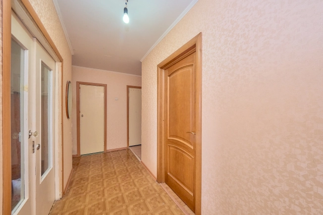 Купить трехкомнатную квартиру на улице Касимовское шоссе в Рязани. Вариант № 1649538, 9, площадь -  квм, цена 5180000 рублей