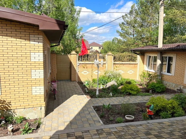 Купить дом в Омске. Вариант № 43317, 4, площадь -  квм, цена 27500000 рублей