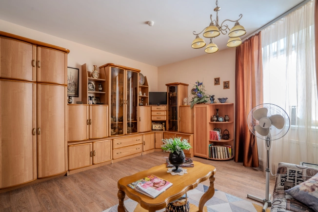 Купить квартиру в Москве. Вариант № 6930297, 5, площадь -  квм, цена 21000000 рублей