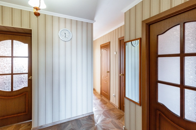 Купить трехкомнатную квартиру в Омске. Вариант № 13292, 13, площадь -  квм, цена 6699000 рублей