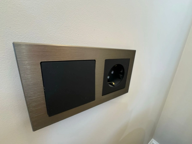 Купить двухкомнатную квартиру на вторичке у метро Молодежная в Москве. Вариант № 53318, 8, площадь -  квм, цена 44800000 рублей