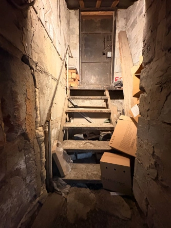 Снять коммерческую недвижимость в Тобольске. Вариант № 7772281, 16, площадь -  квм, цена 120000 рублей