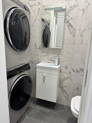 Купить трехкомнатную квартиру в Ростовской области. Вариант № 3265596, 16, площадь -  квм, цена 12500000 рублей